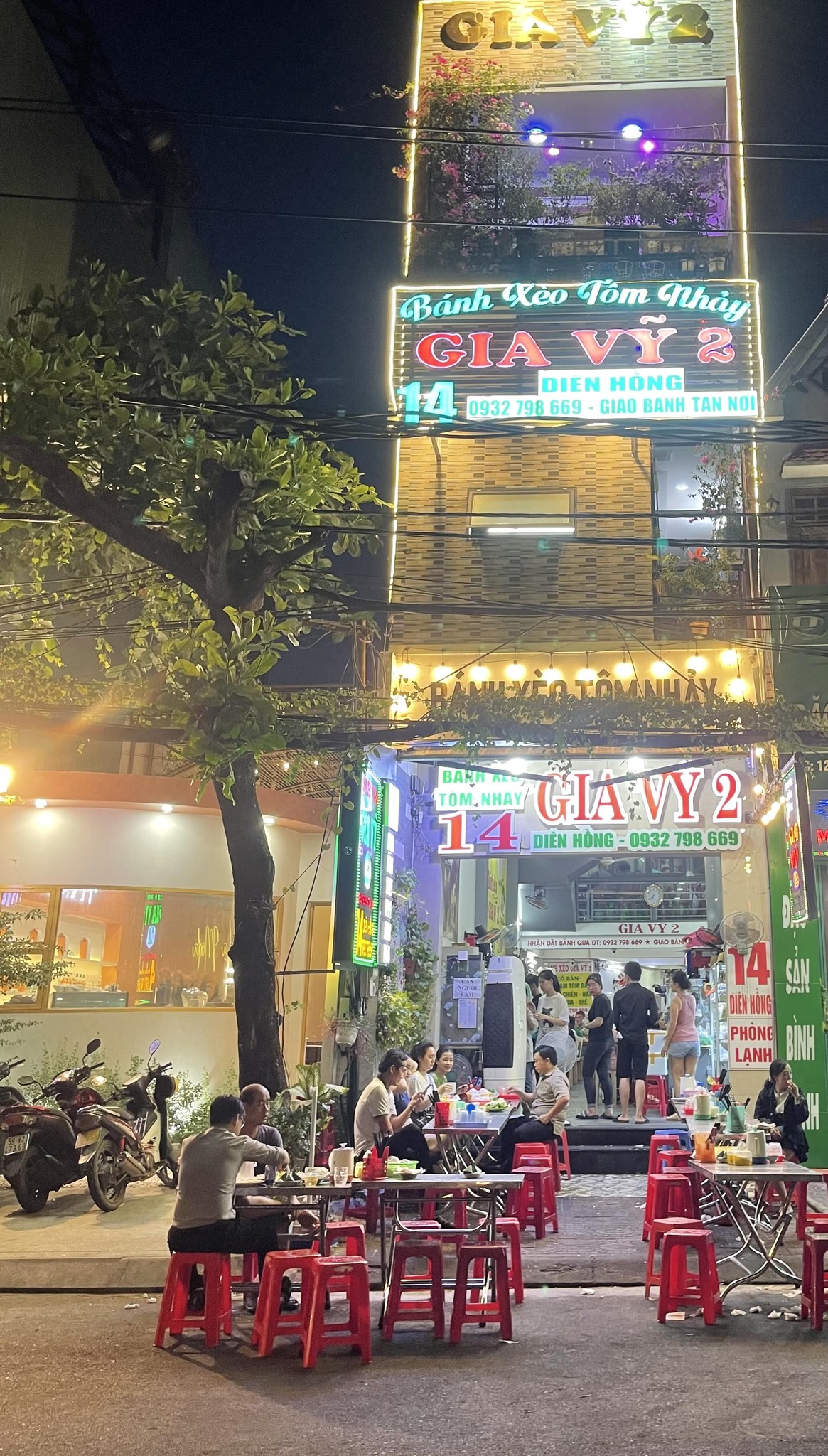 quan-an-banh-xeo-tom-nhay
